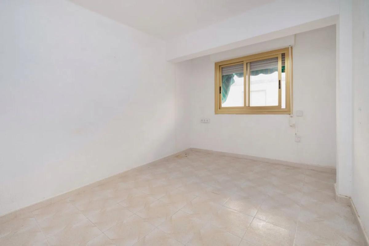 Sale of apartment in Calle Milagros Maestre Esteve, 129, Elda
 photo 3
