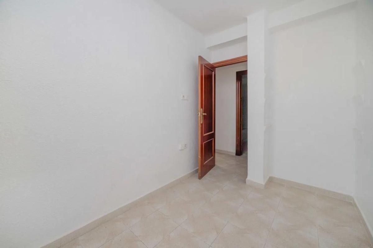 Sale of apartment in Calle Milagros Maestre Esteve, 129, Elda
 photo 5