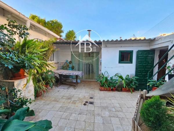 Chalet independiente en venta en  Centro, Mutxamel photo 1
