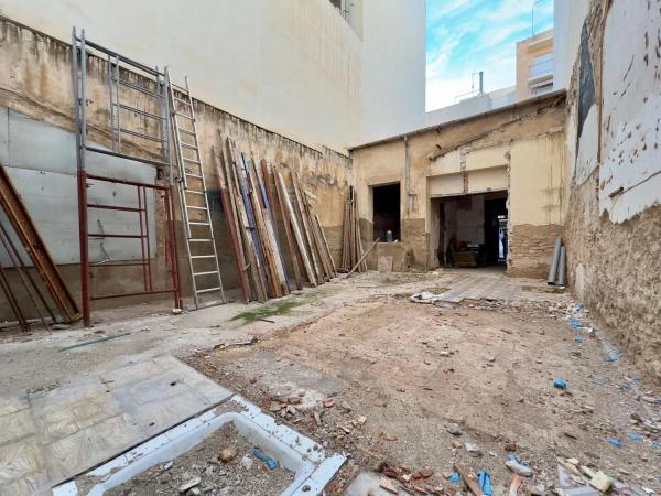 Wolnostojąca willa na sprzedaż w  Calle José Romero López, Elche / Elx photo 1