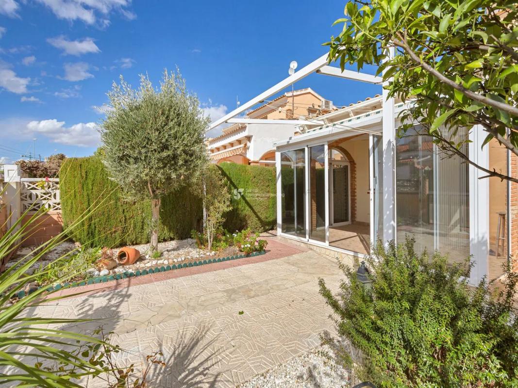 Продажа отдельного шале в  Barrio El Molino, Торревьеха photo 2