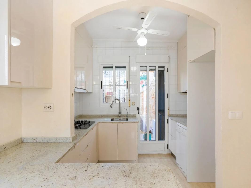 Продажа отдельного шале в  Barrio El Molino, Торревьеха photo 3