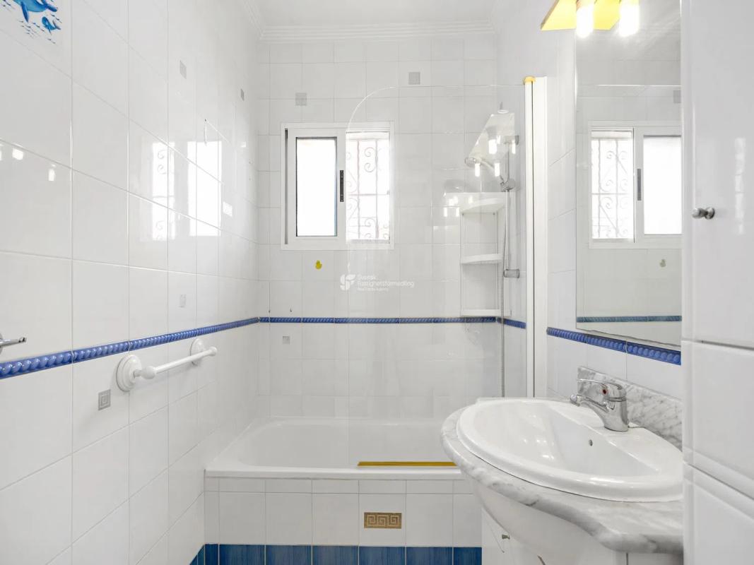 Продажа отдельного шале в  Barrio El Molino, Торревьеха photo 5