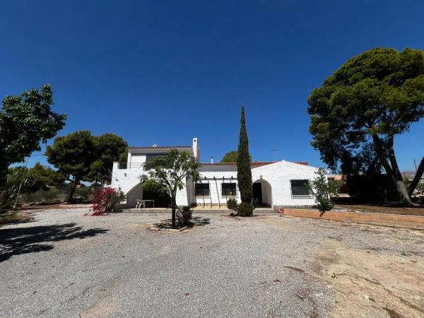 Detached villa for sale in Villamontes-Boqueres, San Vicente del Raspeig photo 1