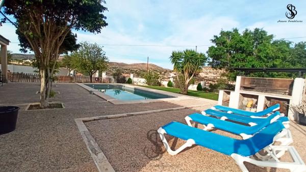 Detached villa for sale in Calle Caronte, San Vicente del Raspeig thumbnail 1