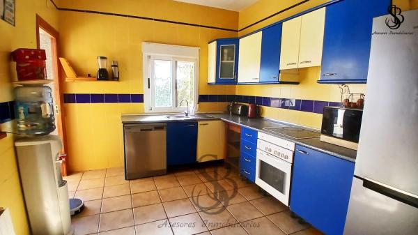 Detached villa for sale in Calle Caronte, San Vicente del Raspeig thumbnail 2