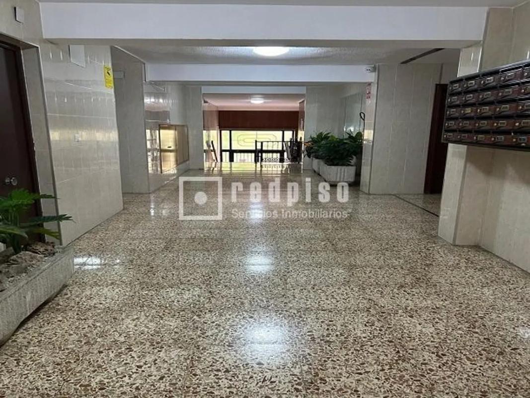 Sale of apartment in Calle Pradilla, Alicante
photo 2
