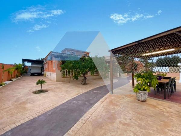 Detached villa for sale in Villamontes-Boqueres, San Vicente del Raspeig thumbnail 2