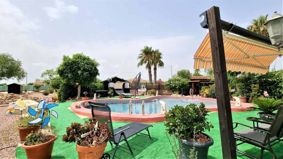 Продажа отдельного шале в , Катрал photo 2