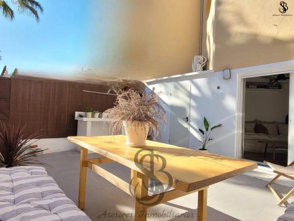 Chalet independiente en venta en Avenida de Benidorm, Alicante / Alacant thumbnail 1