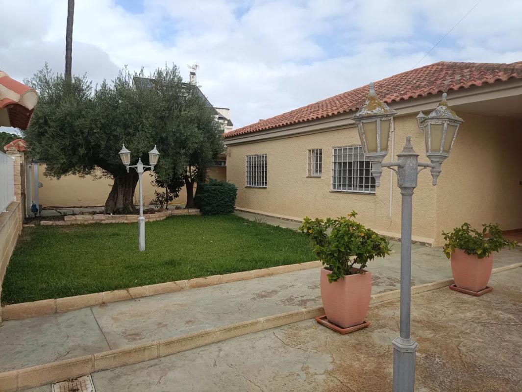 Sale of independent chalet in Ronda de Garcilaso de la Vega, 19, Orihuela
 photo 2
