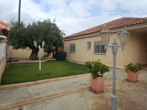 Detached villa for sale in  Ronda de Garcilaso de la Vega, 19, Orihuela photo 2