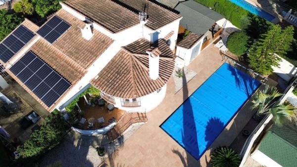 Chalet independiente en venta en  Centro, Benitachell photo 1