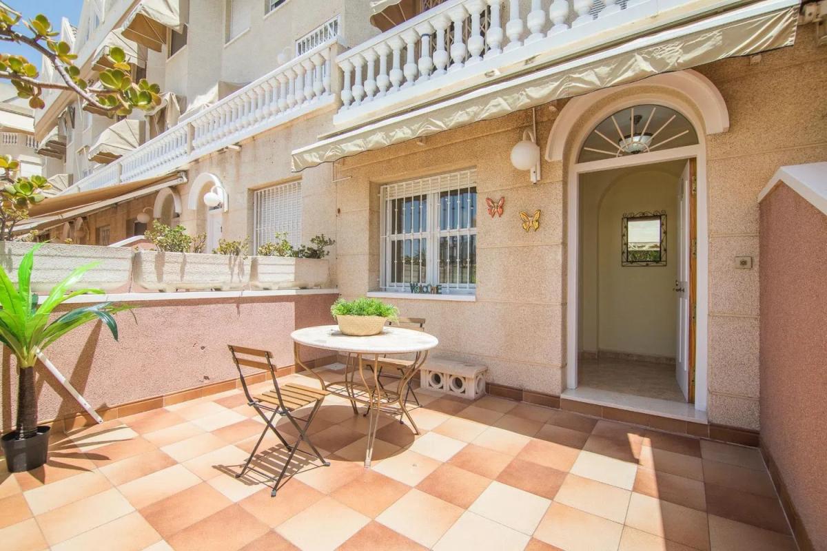 Sale of independent chalet in Barrio Altabix, Elche / Elx
 photo 2