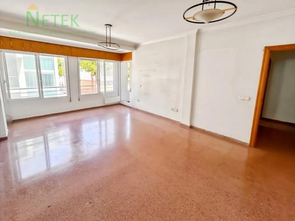 Piso en venta en , Los Montesinos photo 1