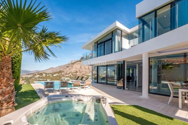 Chalet independiente en venta en Avenida Europa, Altea photo 1