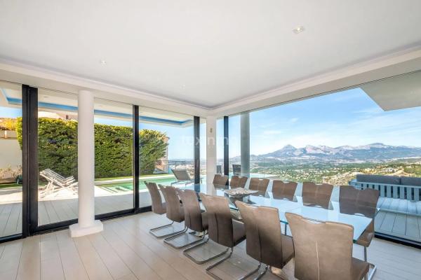Chalet independiente en venta en Avenida Europa, Altea thumbnail 2