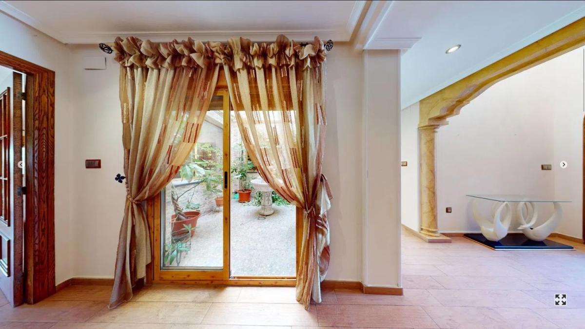 Продажа отдельного шале в , Катрал photo 2