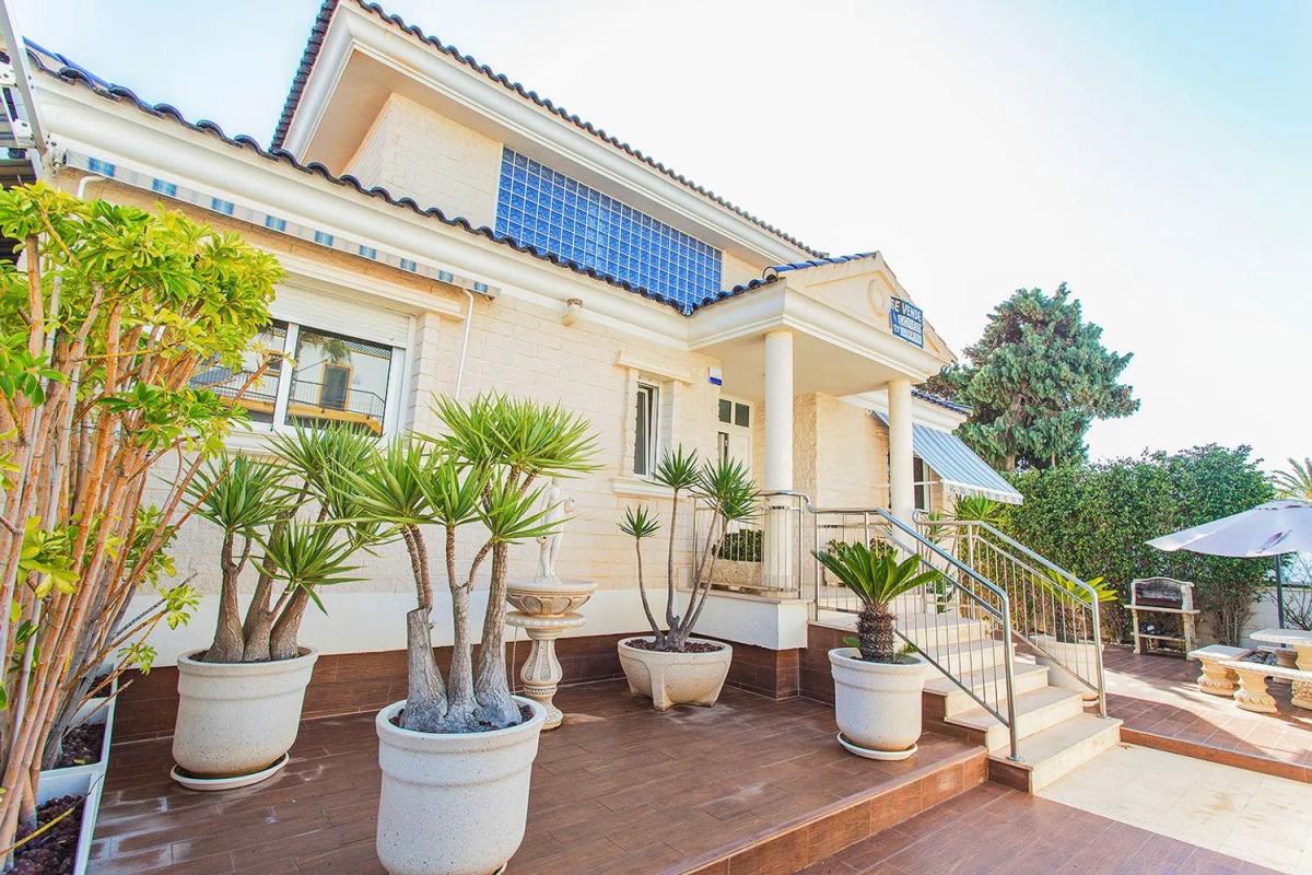 Sprzedaż niezależnego domku jednorodzinnego w Barrio Cañada del Molino, Torrevieja photo 2