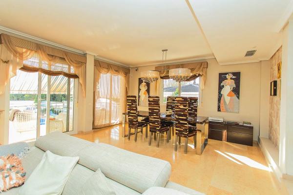 Wolnostojąca willa na sprzedaż w  Barrio Cañada del Molino, Torrevieja photo 4