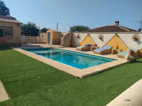 Chalet independiente en venta en Villamontes-Boqueres, San Vicente del Raspeig thumbnail 1