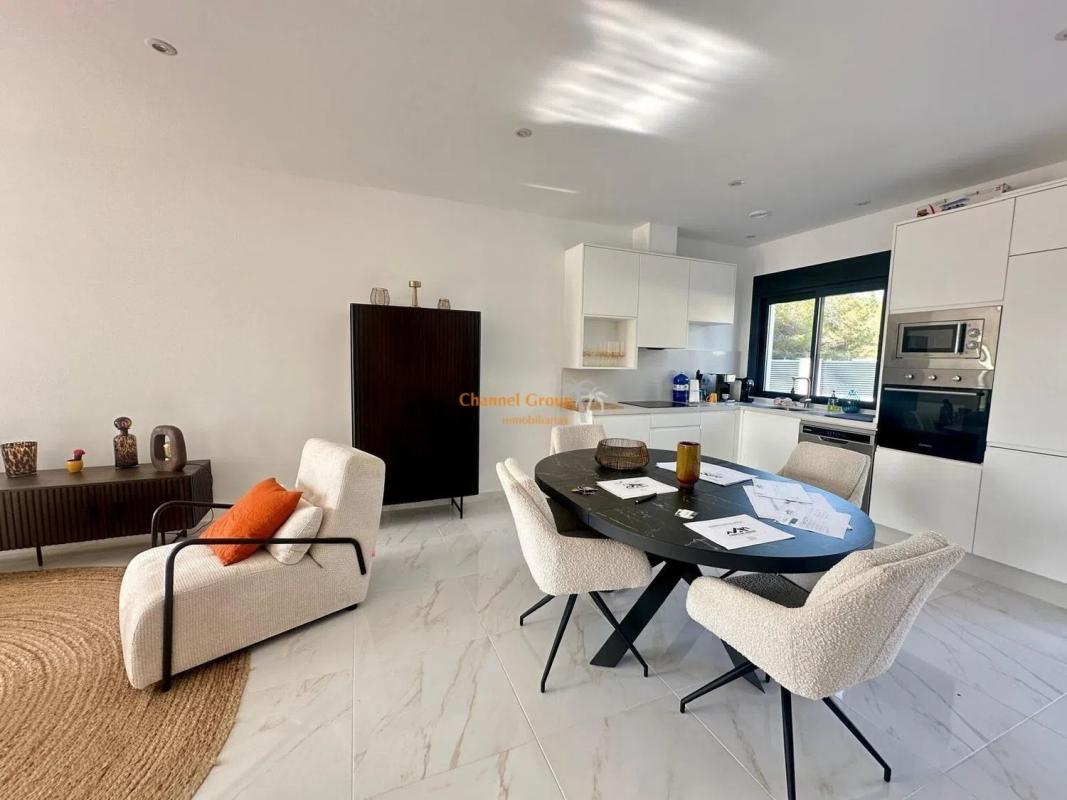 Sale of independent chalet in Pinar de Campoverde, Pilar de la Horadada
photo 3