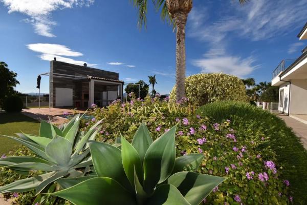 Chalet independiente en venta en , Crevillente photo 1