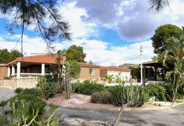 Detached villa for sale in Villamontes-Boqueres, San Vicente del Raspeig photo 1