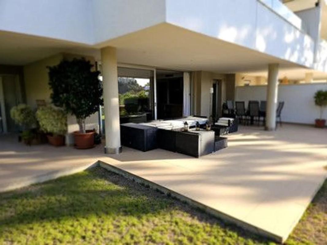 Venta de piso en Lugar Urbanizacion Reserva de Alcuzcuz, 1 E, Benahavís
photo 1