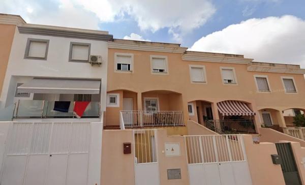 Коттедж на продажу в  Calle Arroyo la Molineta, Vélez-Malaga photo