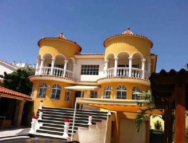 Chalet independiente en venta en  Calle Febrero, Benalmádena photo 3