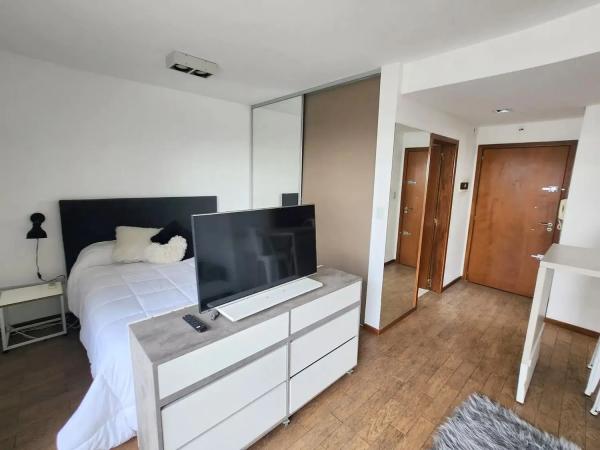 Apartment for sale in  Calle Alderete, Málaga photo 2