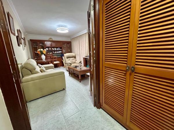 Piso en venta en  Barrio Limonar, Málaga photo 2