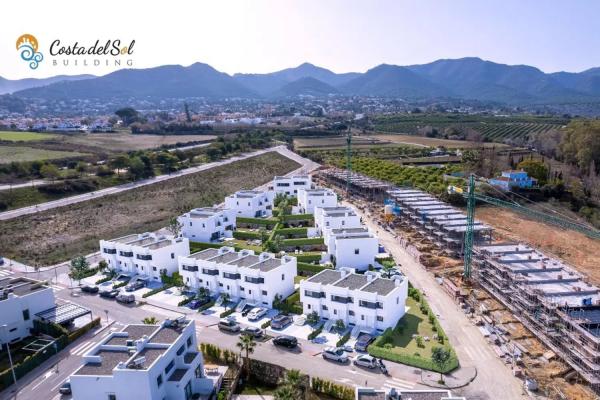 Chalet independiente en venta en  Calle Juanito Valderrama, Alhaurín de la Torre photo 1