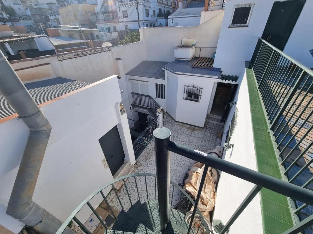 Sprzedaż niezależnego domku jednorodzinnego w Barrio Ciudad Jardín, Málaga photo 2
