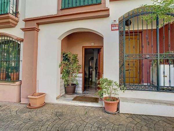 Detached villa for sale in Avenida Marqués del Duero, Estepona photo 1