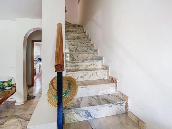 Detached villa for sale in  Avenida Marqués del Duero, Estepona photo 4