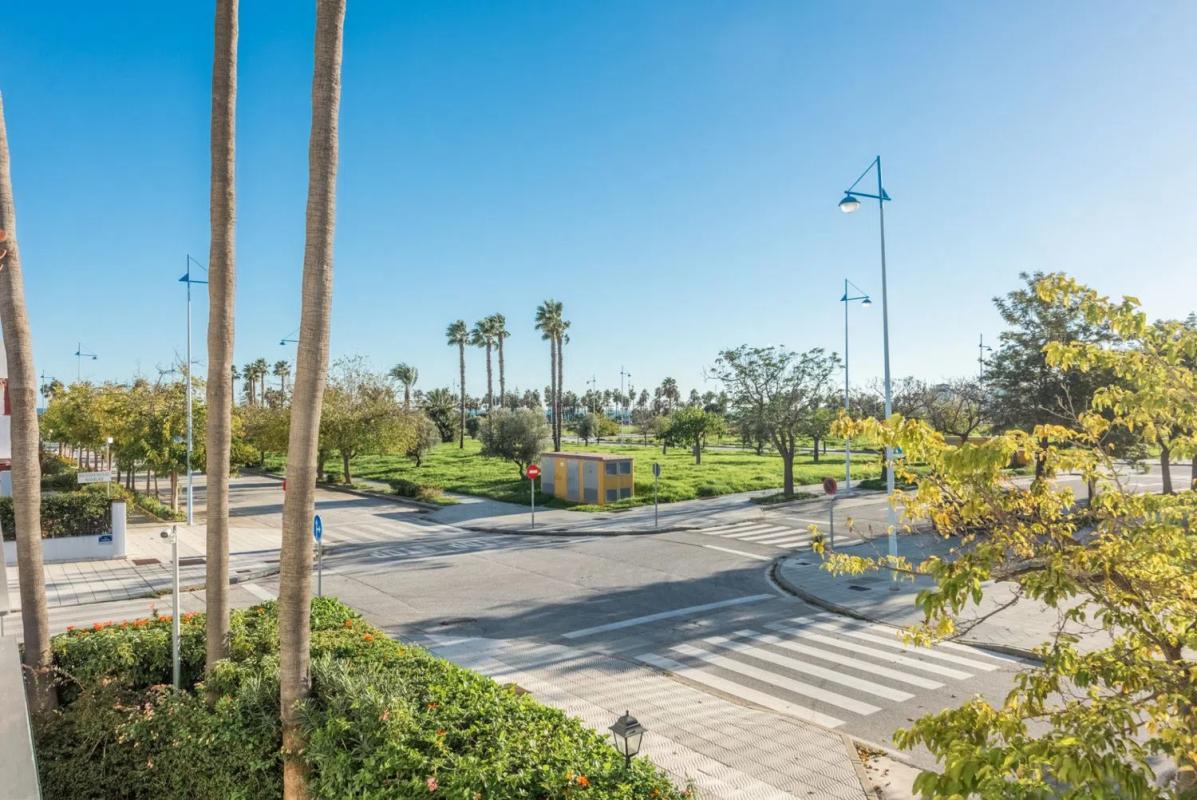 Venta de piso en Barrio Linda Vista-Nueva Alcántara-Cortijo Blanco, Marbella
 photo 2