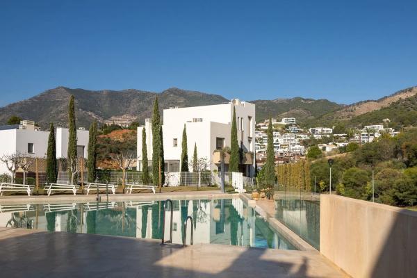 Chalet independiente en venta en Calle Brezo s/n, Mijas thumbnail 2