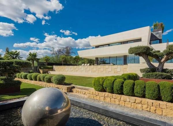 Chalet independiente en venta en  Bulevar Ashmawi, Marbella photo 4
