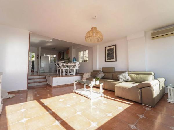 Detached villa for sale in Avenida de Cuba, 39 -1, Benalmádena thumbnail 1