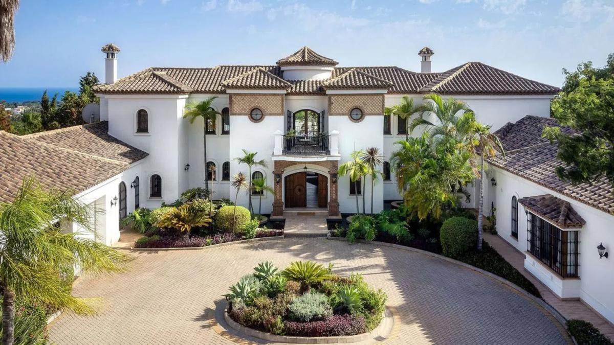 Venta de chalet independiente en Barrio Paraiso-Barronal, Estepona
photo 1