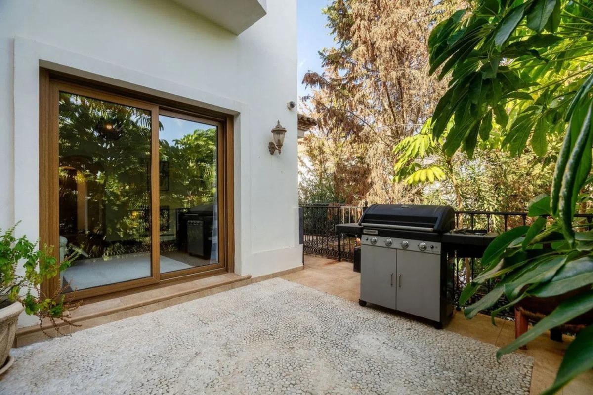 Venta de chalet independiente en Barrio Paraiso-Barronal, Estepona
photo 5