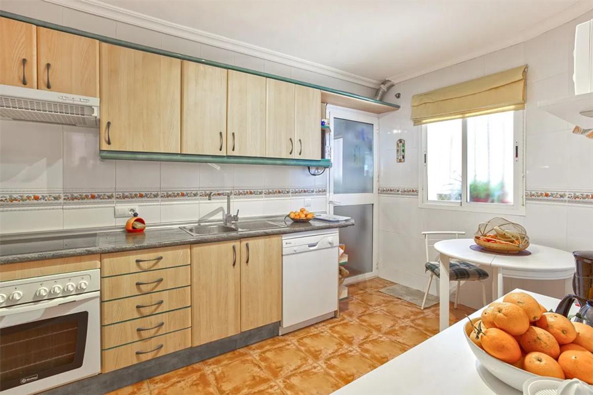 Продажа квартиры на Barrio Zona Centro Comercial Torrequebrada, Бенальмадена
photo 3