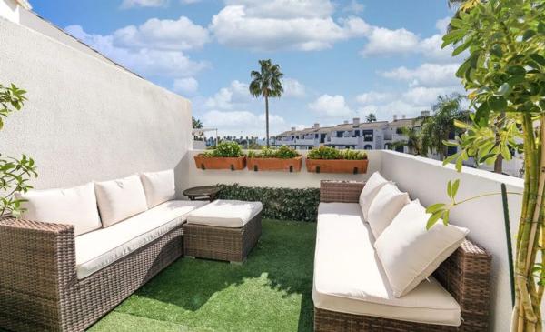 Penthouse for sale in  Calle Manuel de Falla, Marbella photo 3