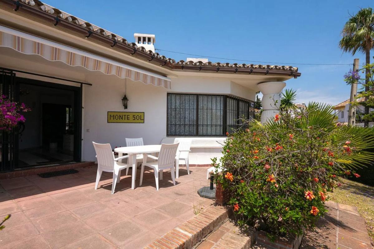 Продажа отдельного шале в Barrio Nueva Atalaya, Эстепона photo 5