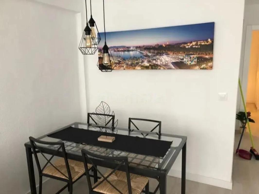 Продажа квартиры на Calle Villafuerte, Малага
photo 2