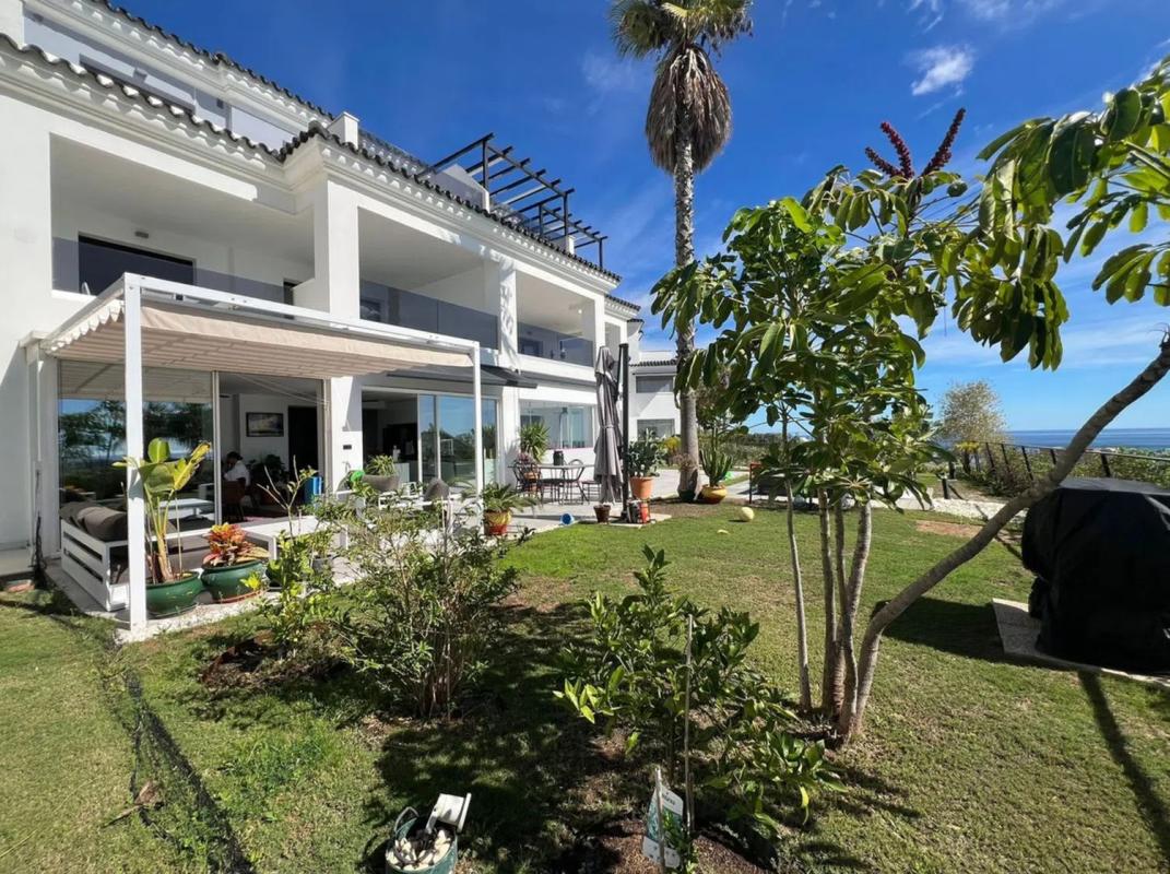 Продажа квартиры на Urbanizacion Altos de Estepona, Эстепона
photo 3