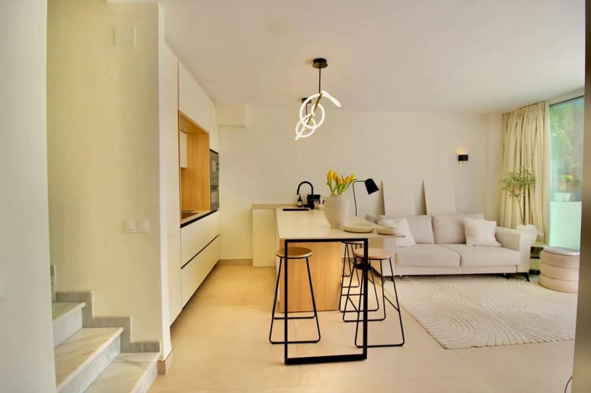 Продажа квартиры на Calle Frankfurt, Марбелла
photo 2