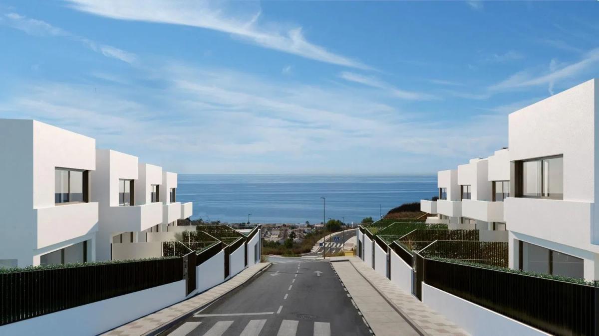 Sale of independent chalet in Calle Lancelot, Rincón de la Victoria
photo 3